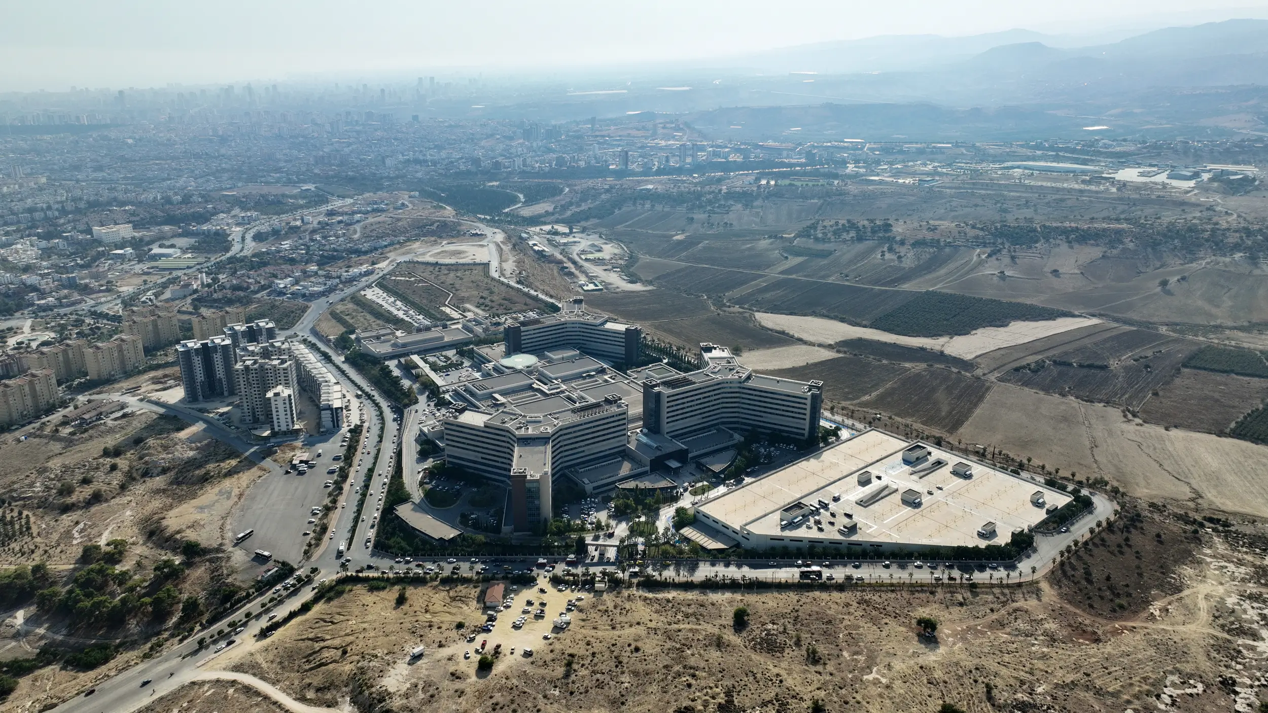 IC İnşaat | It was constructed as a high-performance, sustainable building using trigeneration and solar