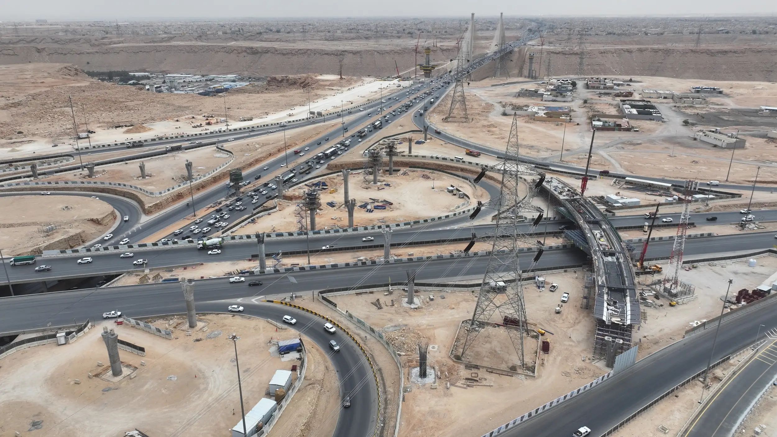 IC İnşaat | With a main span of 405 meters, it requires advanced bridge engineering